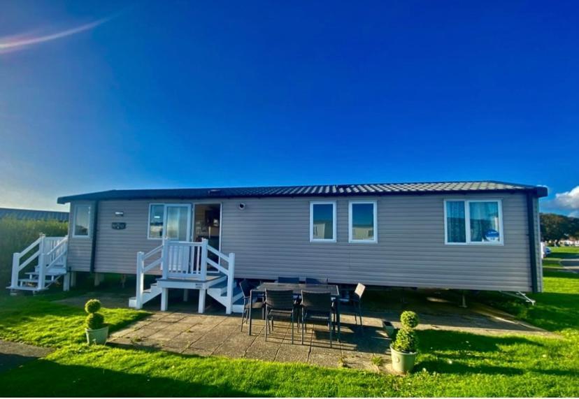 Caravan Church Farm Holiday Village แพคแฮม ภายนอก รูปภาพ