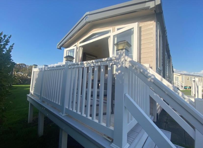 Caravan Church Farm Holiday Village แพคแฮม ภายนอก รูปภาพ