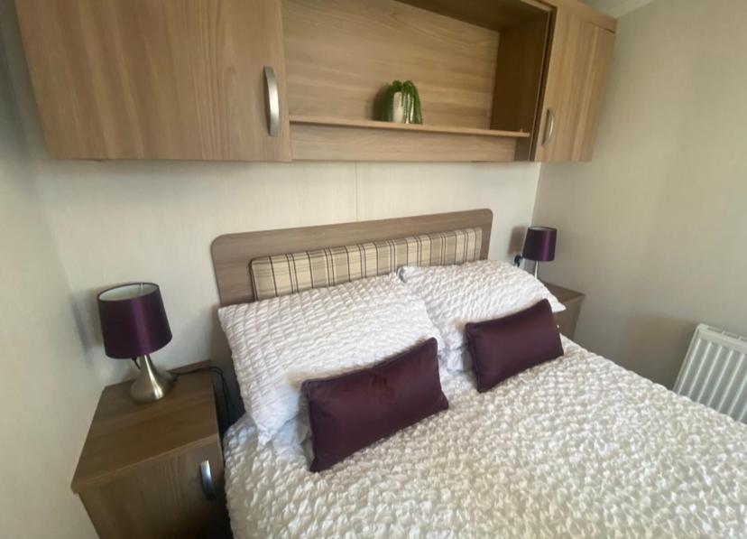 Caravan Church Farm Holiday Village แพคแฮม ภายนอก รูปภาพ